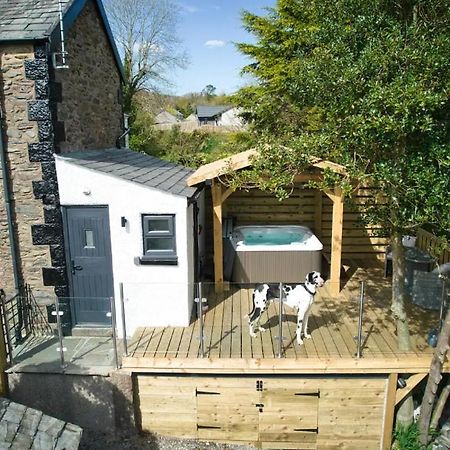 Luxurious Cottage With Hot Tub, Lake District Duddon Kültér fotó