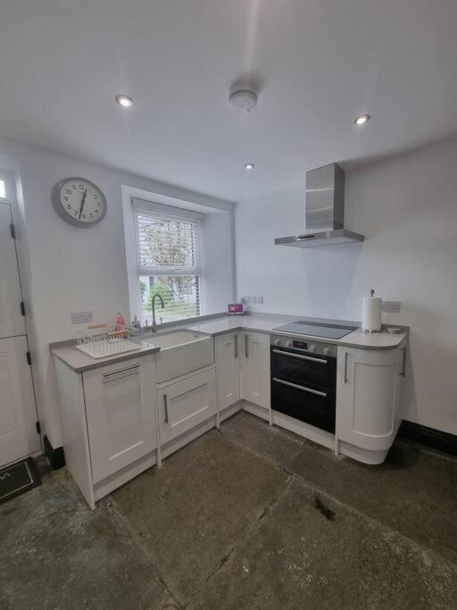 Luxurious Cottage With Hot Tub, Lake District Duddon Kültér fotó
