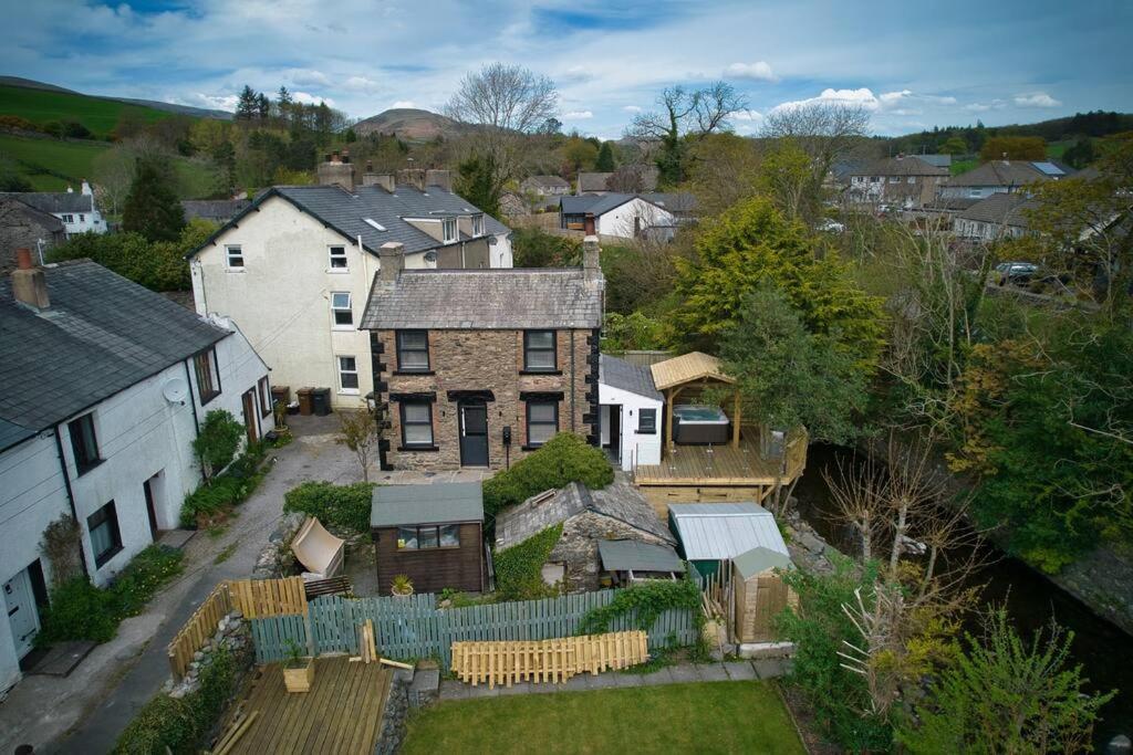 Luxurious Cottage With Hot Tub, Lake District Duddon Kültér fotó