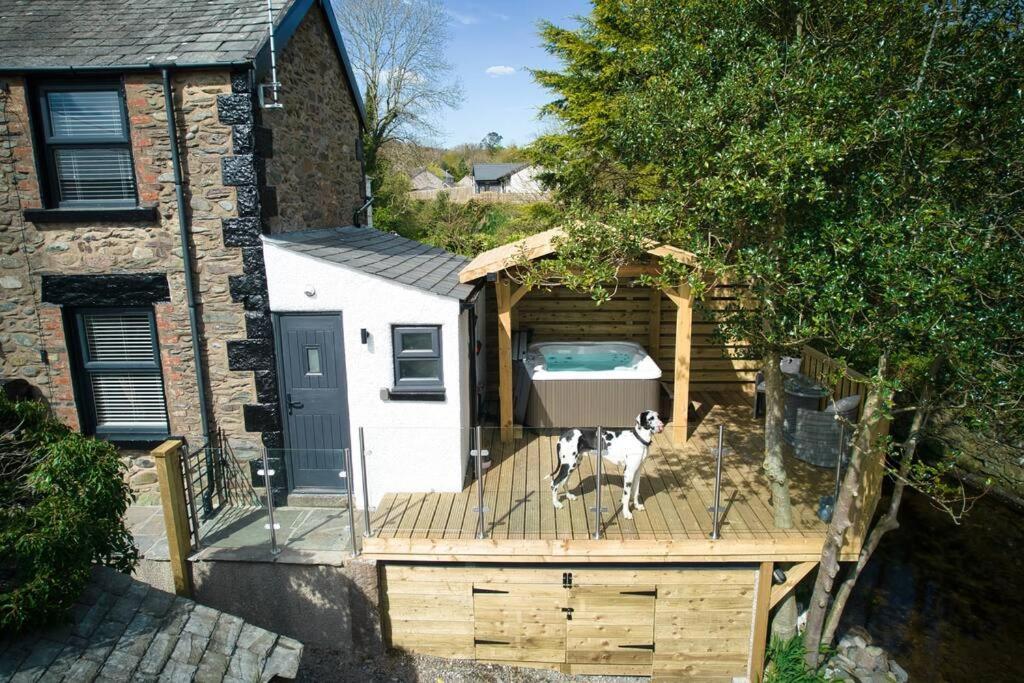 Luxurious Cottage With Hot Tub, Lake District Duddon Kültér fotó