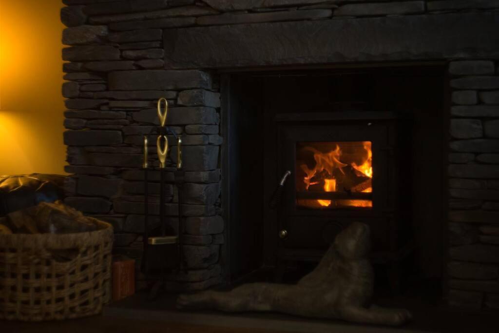 Luxurious Cottage With Hot Tub, Lake District Duddon Kültér fotó