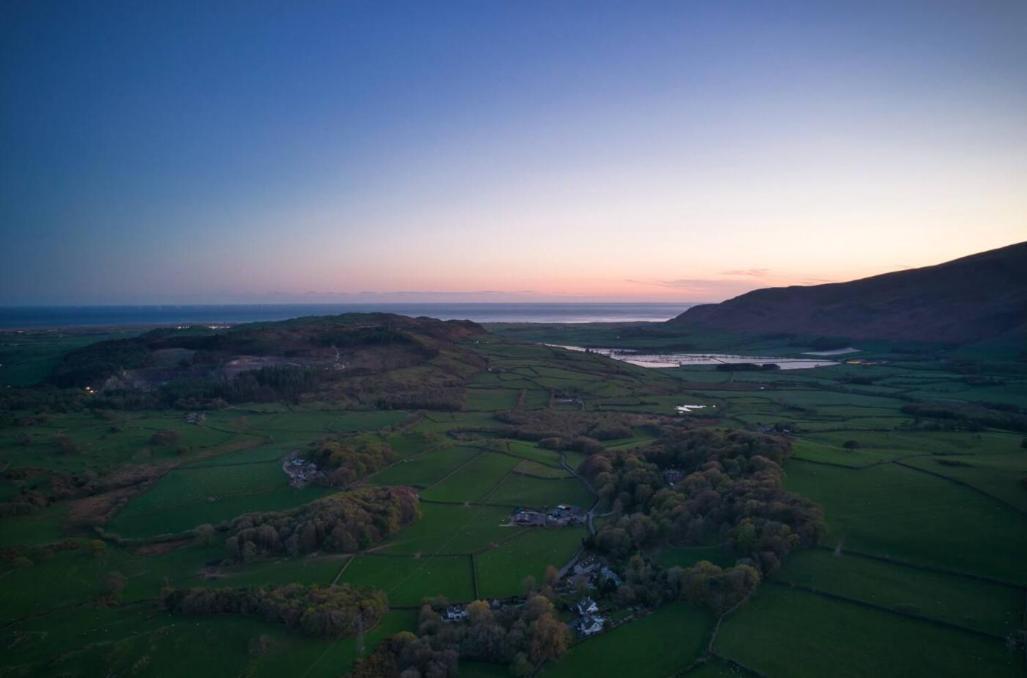 Luxurious Cottage With Hot Tub, Lake District Duddon Kültér fotó